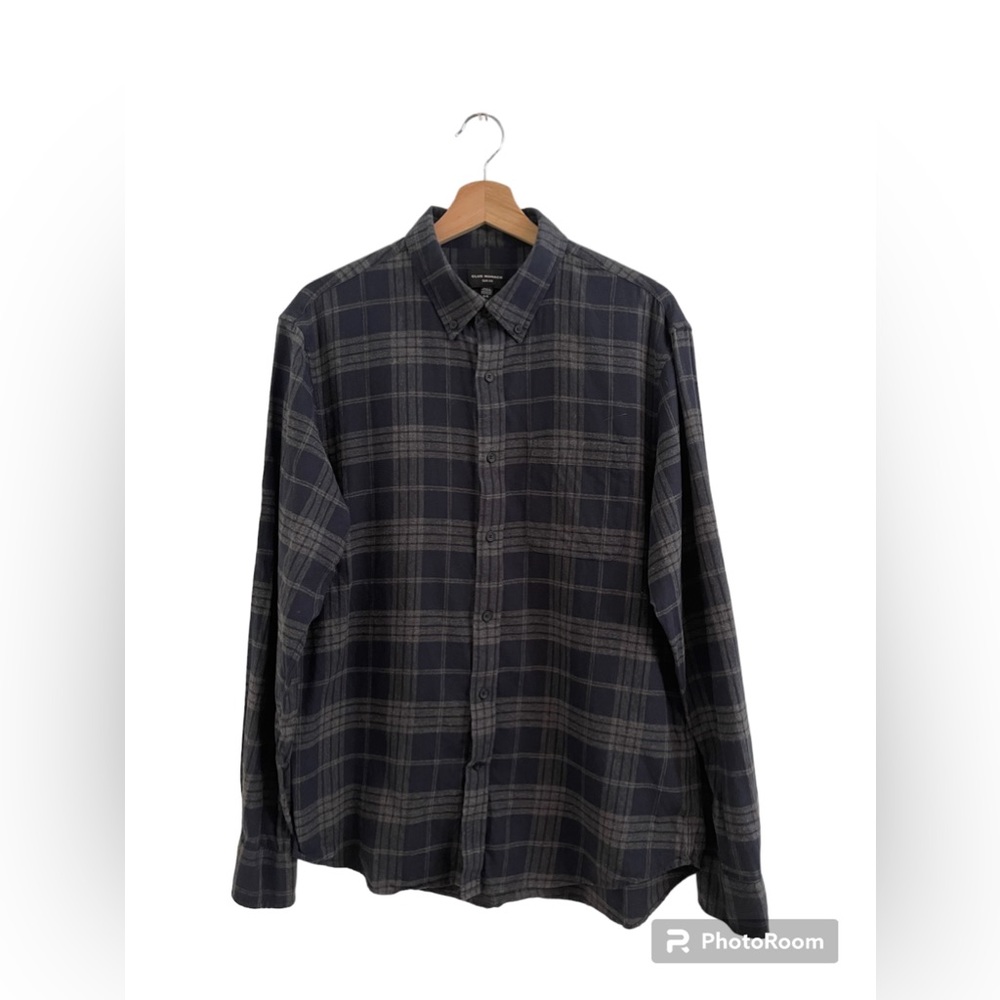 Club Monaco plaid flannel button up, classic preppy style. Men’s large, slim fit